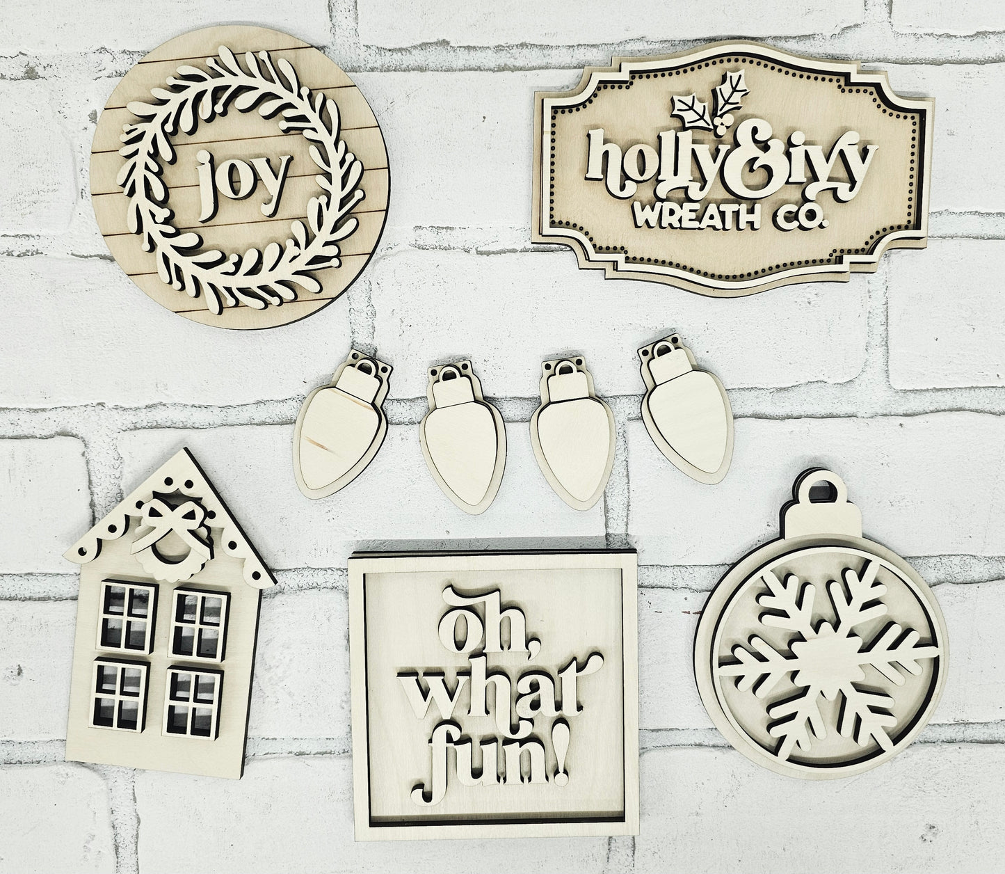 Holly & Ivy Muted Christmas Tiered Tray Set