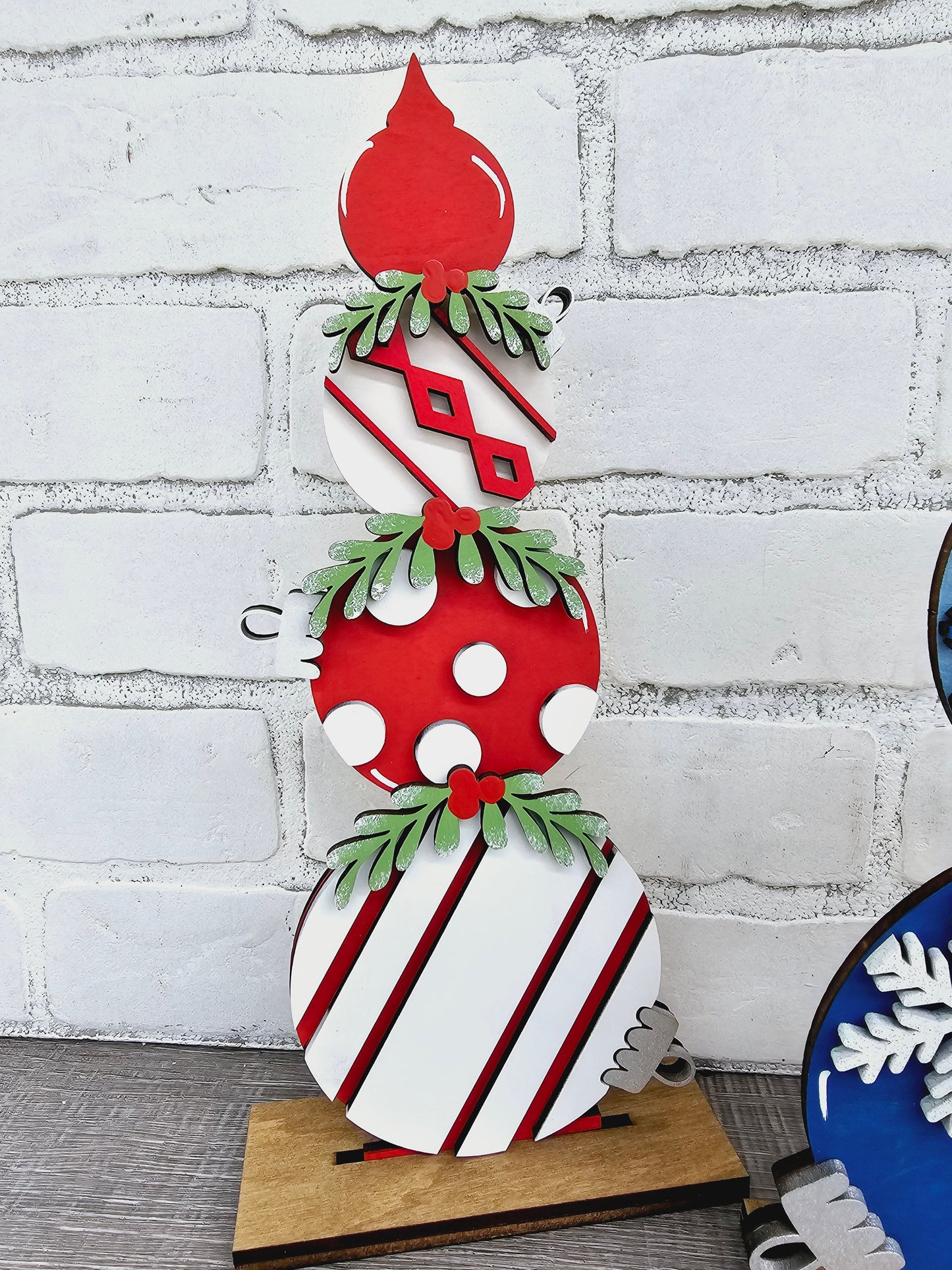 Freestanding Ornament Trio