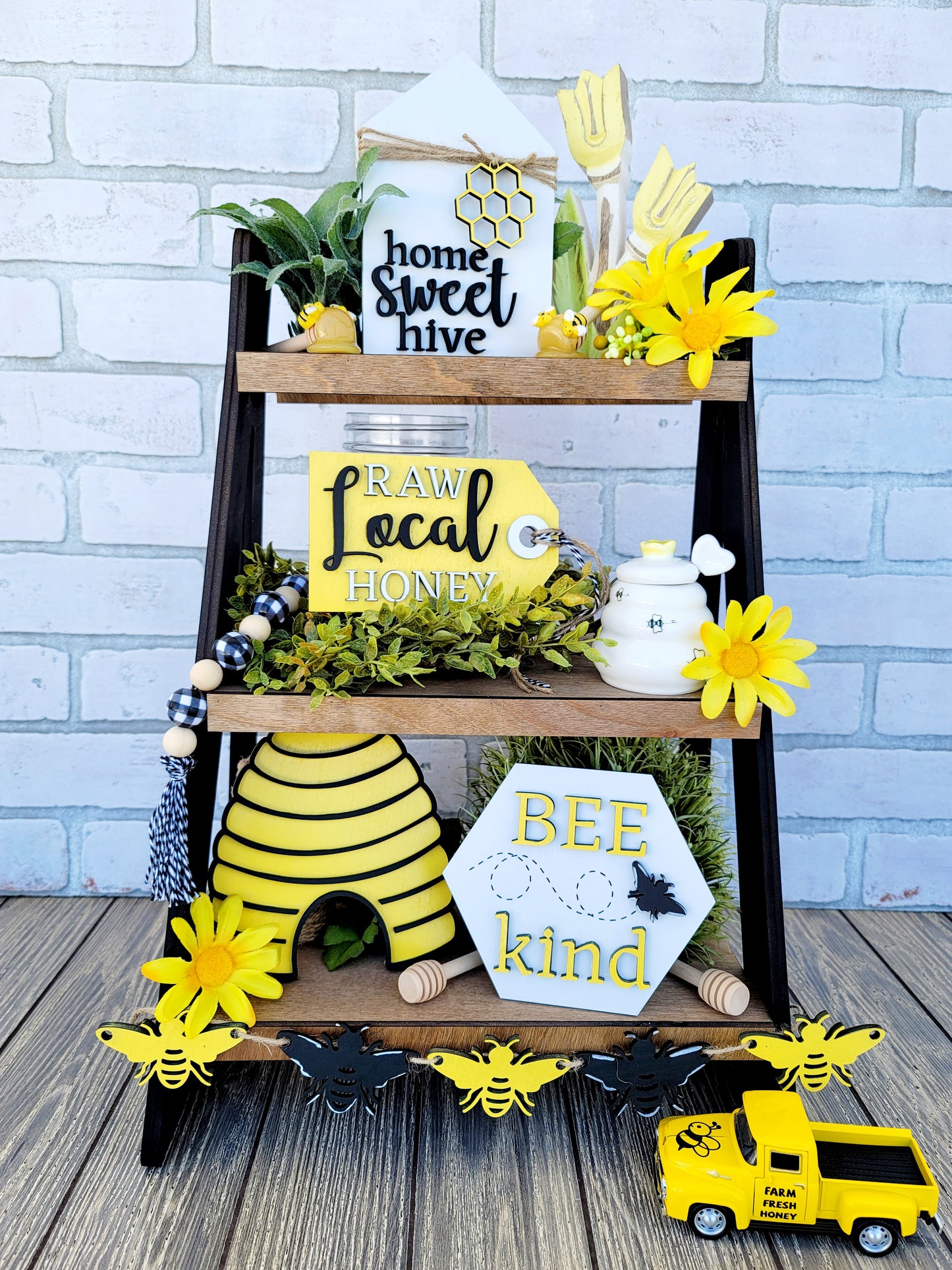 Bee Tiered Tray Set
