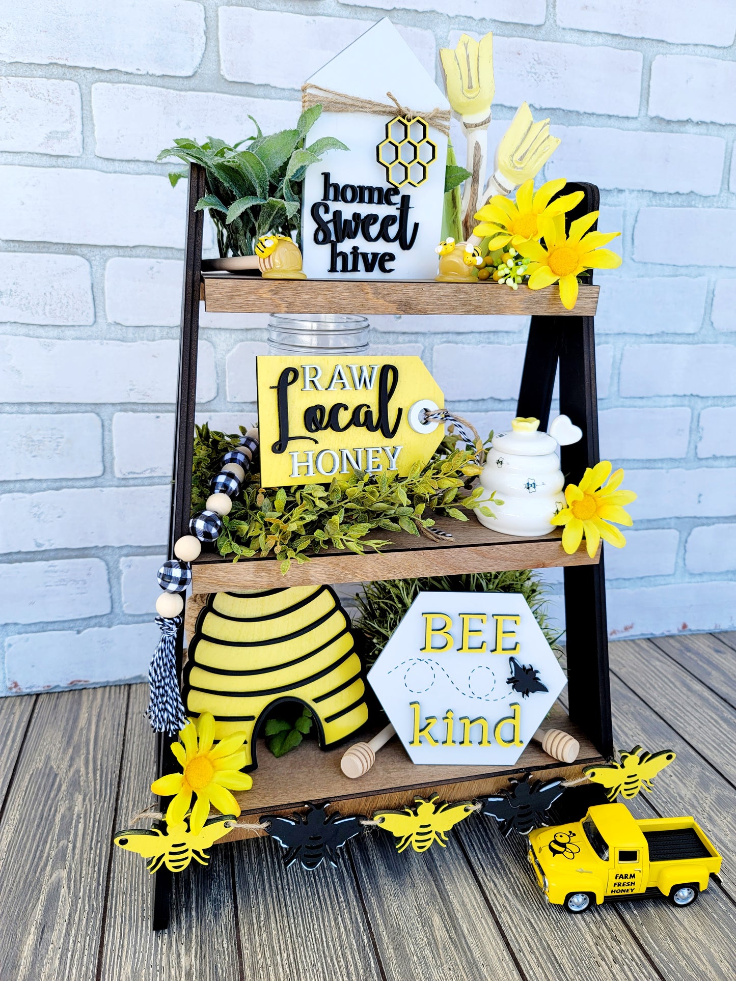 Bee Tiered Tray Set