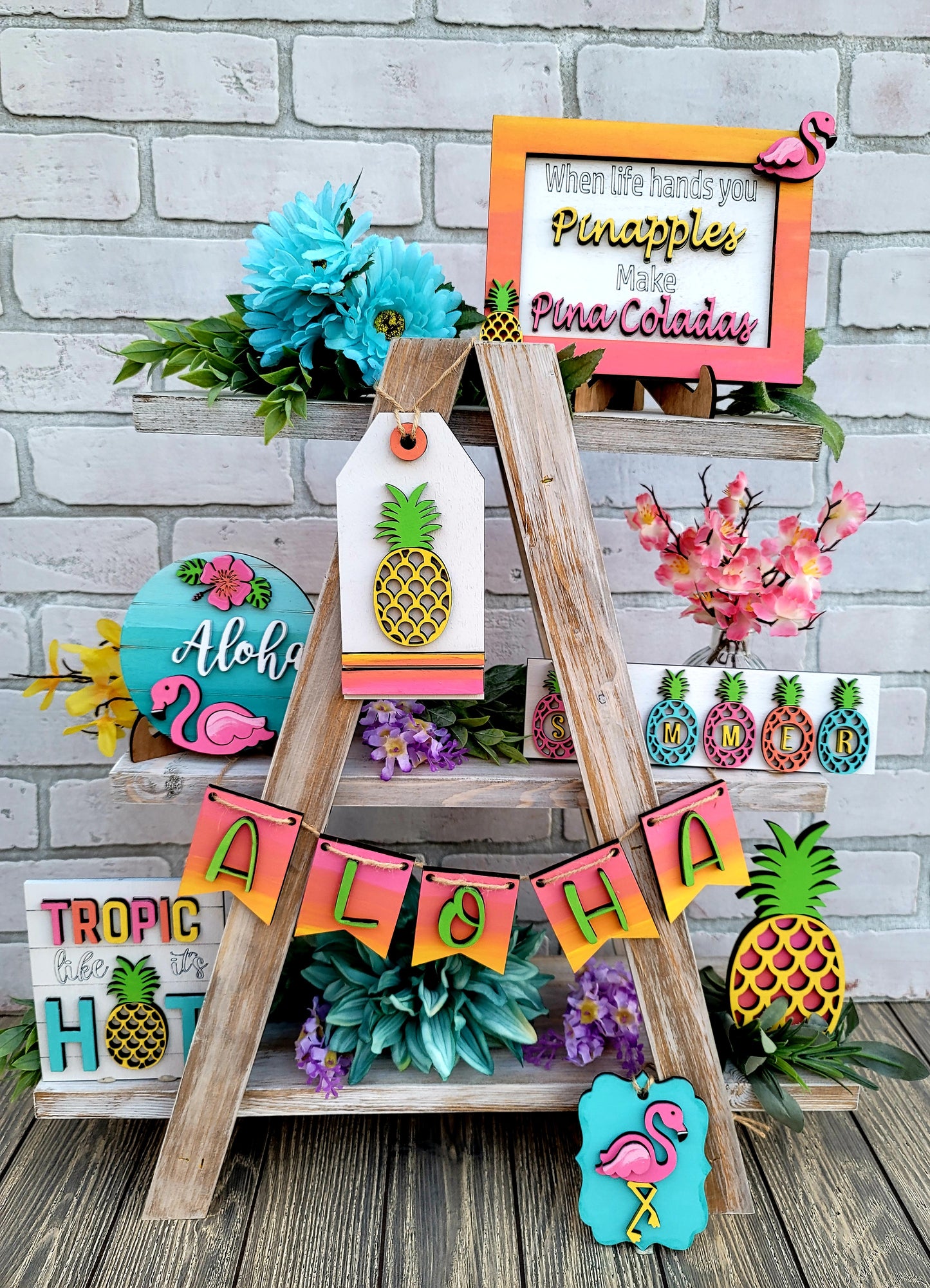 Pineapple Tropical Tiered Tray Set