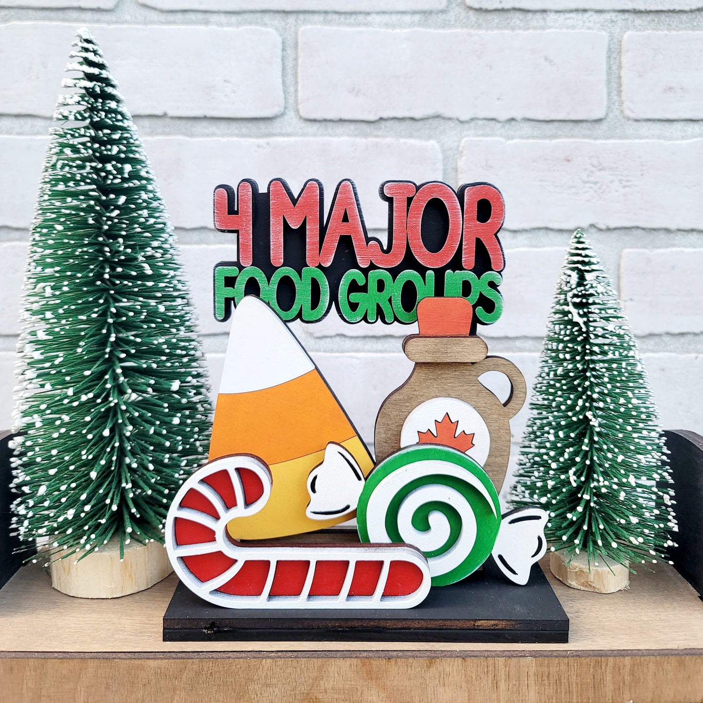 Buddy the Elf Tiered Tray Set