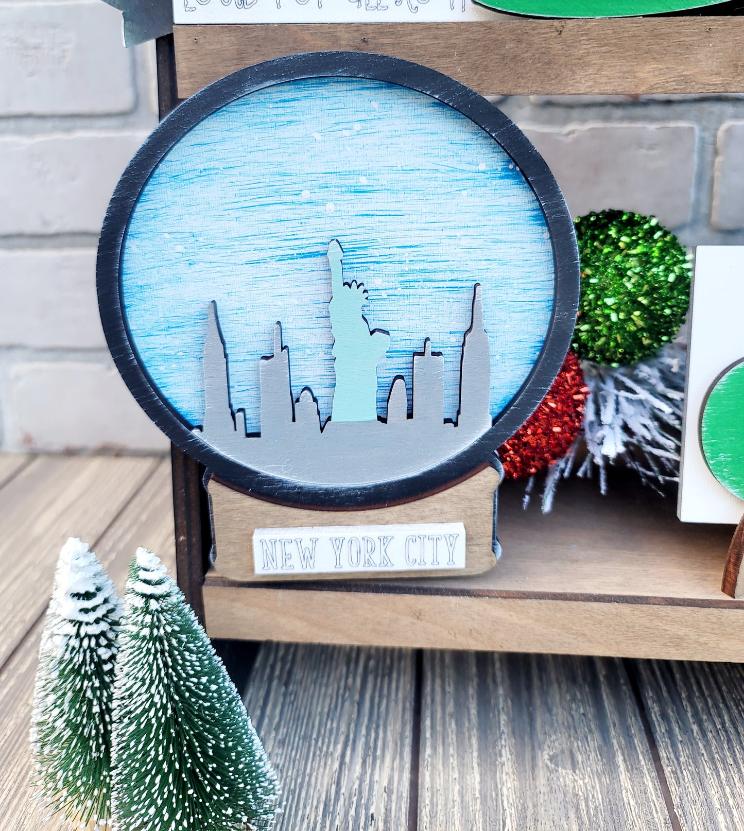 Buddy the Elf Tiered Tray Set
