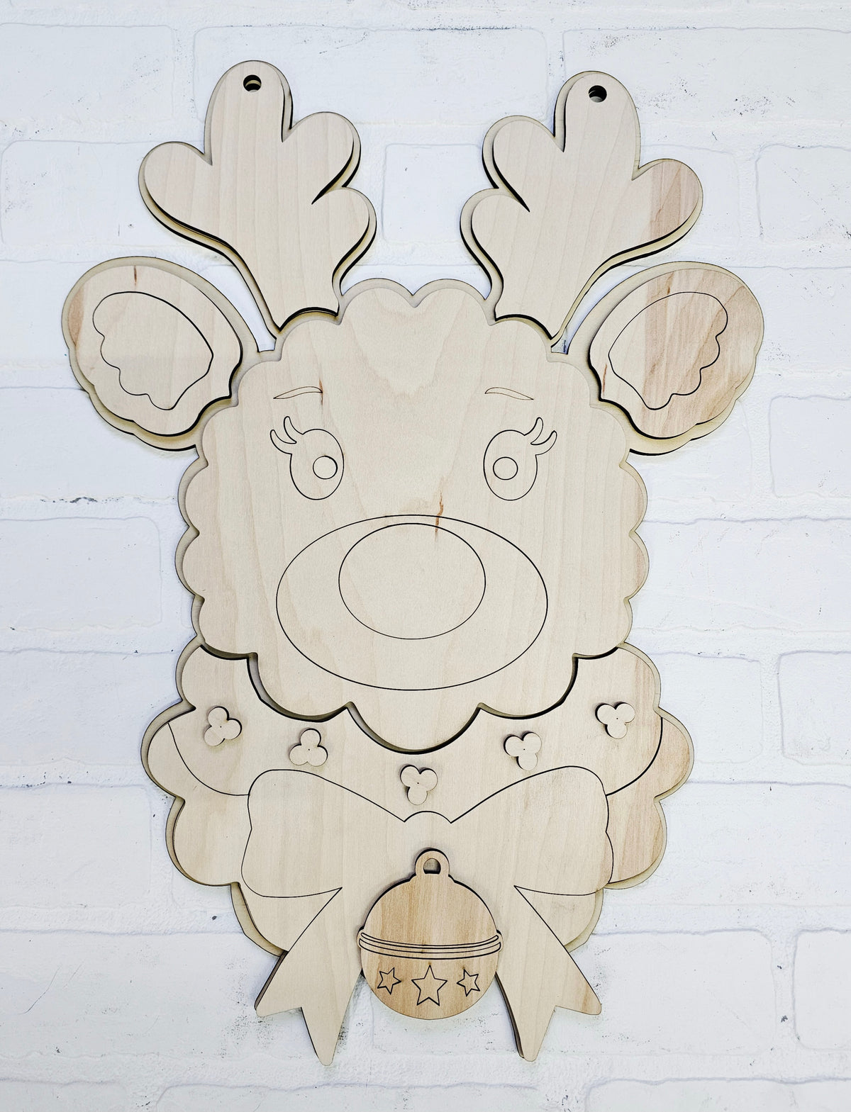 Scalloped Reindeer Door Hanger