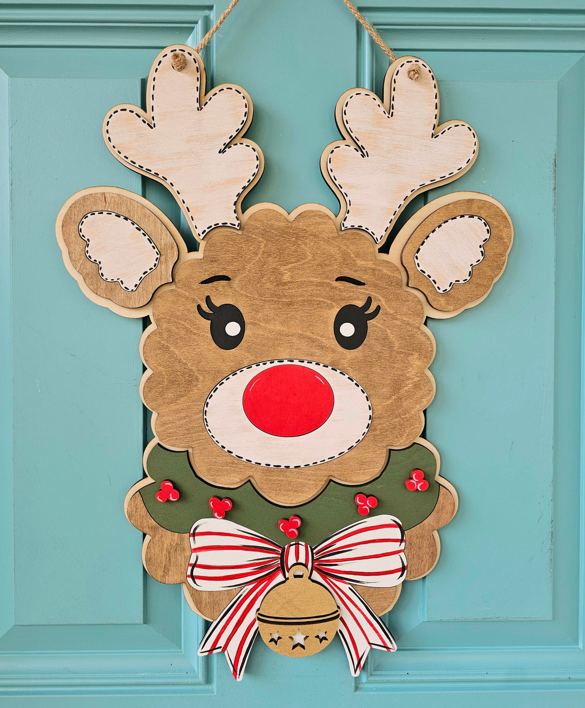 Scalloped Reindeer Door Hanger