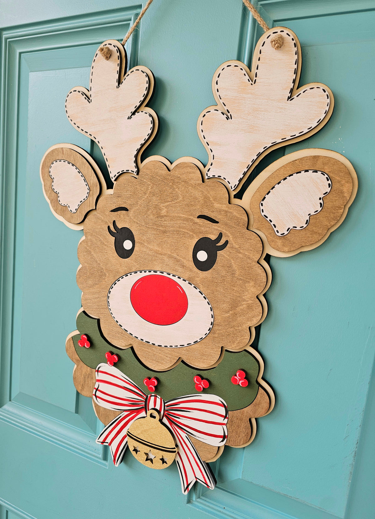 Scalloped Reindeer Door Hanger