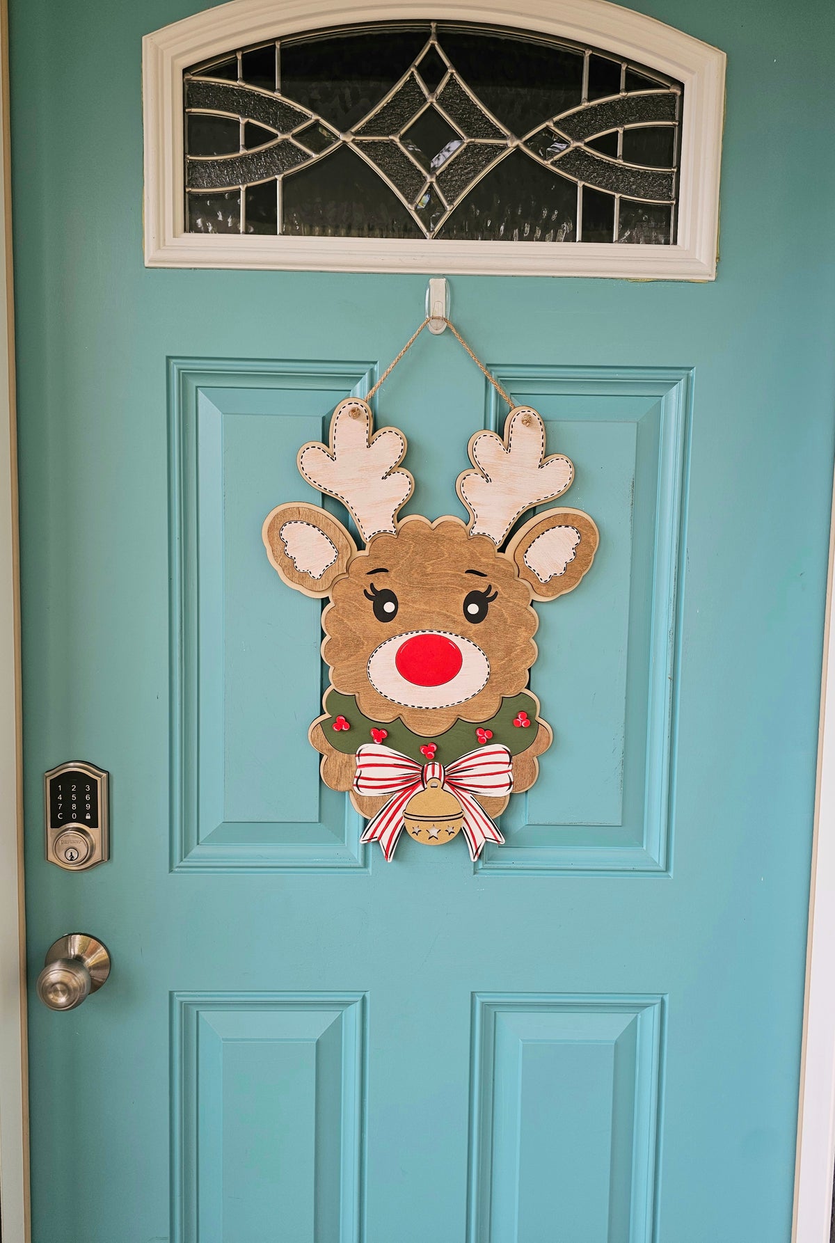 Scalloped Reindeer Door Hanger