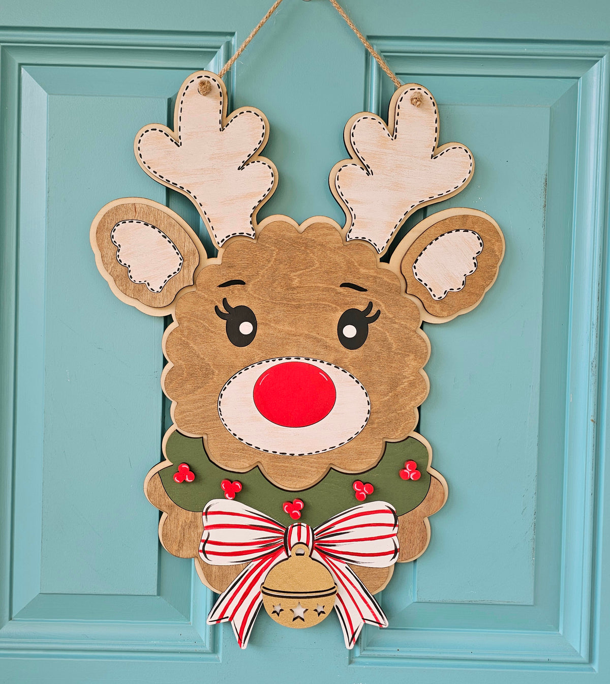 Scalloped Reindeer Door Hanger