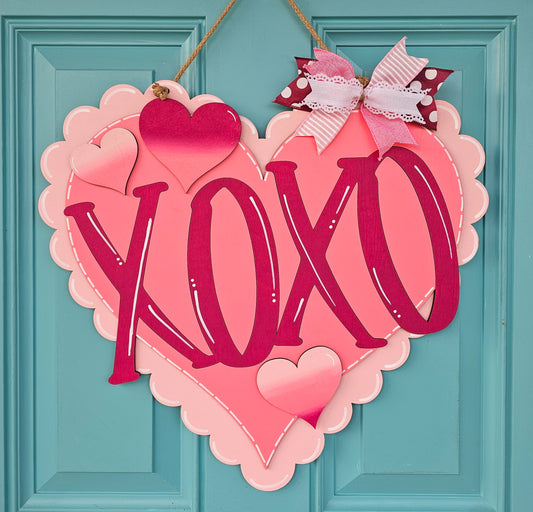 XOXO Scalloped Heart Door Hanger