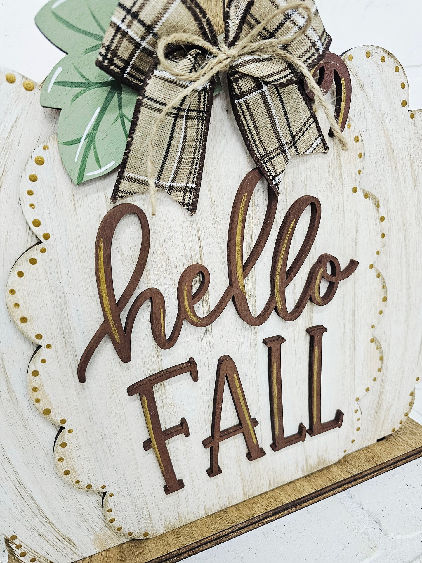 Freestanding Scalloped Pumpkin