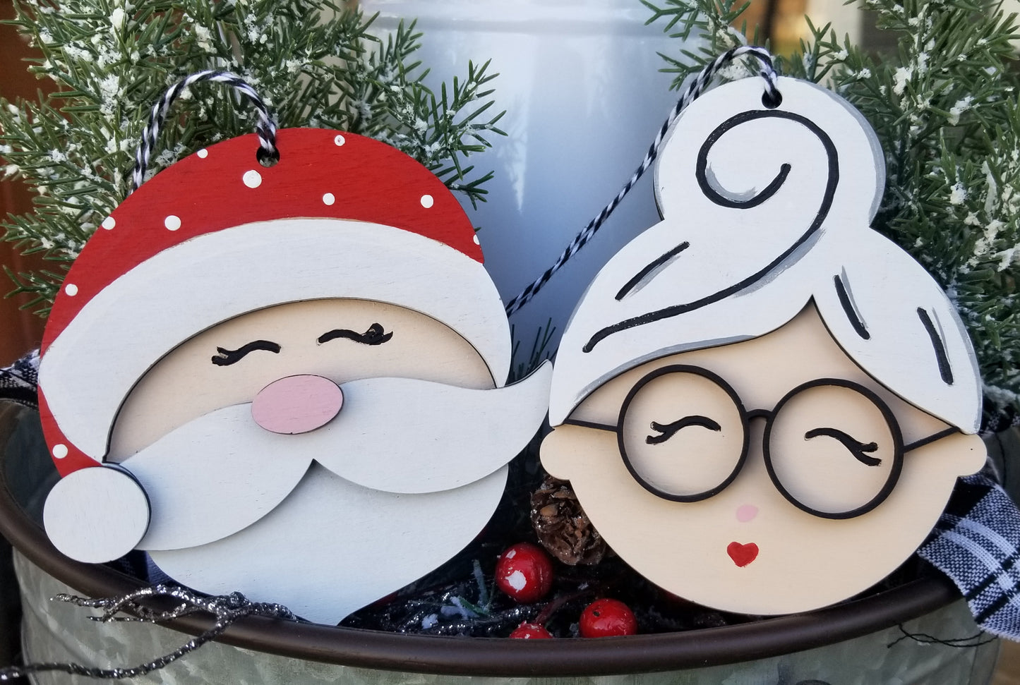 Mr. & Mrs. Claus Ornament Set