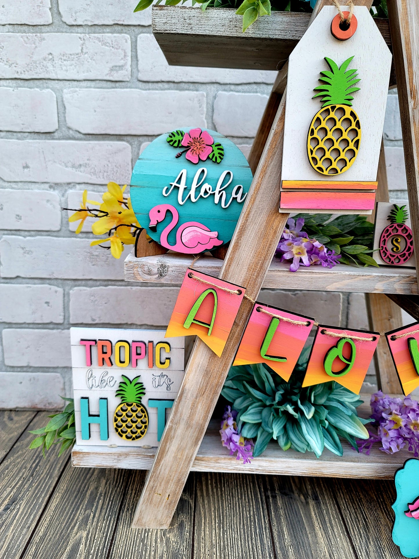 Pineapple Tropical Tiered Tray Set