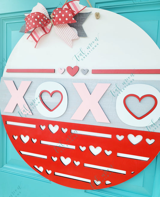 XOXO Valentine Door Hanger